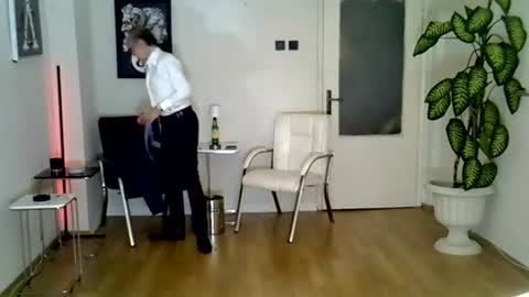 Snapshot of h_blackwood chatting on 12, 7, 2026 H. Blackwood online show from 12, 7, 2026