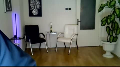 Snapshot of h_blackwood chatting on 13, 7, 2026 H. Blackwood online show from 13, 7, 2026