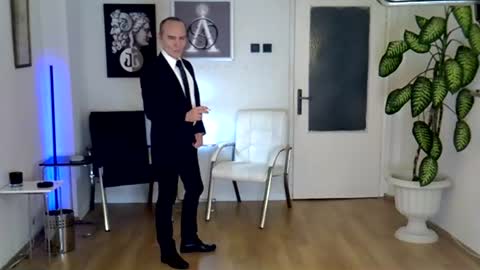Snapshot of h_blackwood chatting on 28, 7, 2026 H. Blackwood online show from 28, 7, 2026