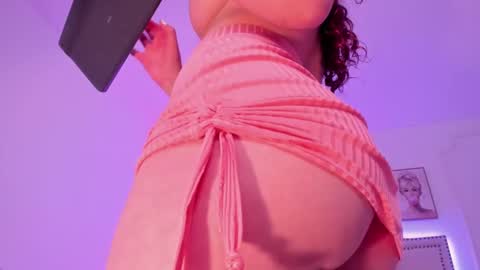 Snapshot of hade_se chatting on 10, 2, 2025 Eva online show from 10, 2, 2025