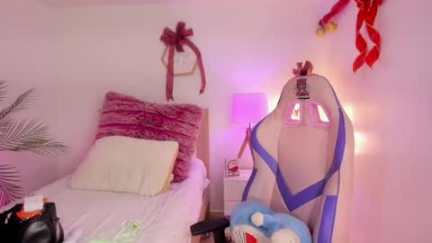 Hadid online show from 15, 12, 2025