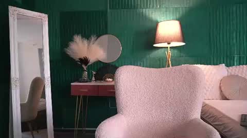 Snapshot of haileymoon85 chatting on 2, 7, 2026 Hailey online show from 2, 7, 2026