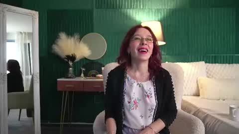 Snapshot of haileymoon85 chatting on 3, 8, 2026 Hailey online show from 3, 8, 2026
