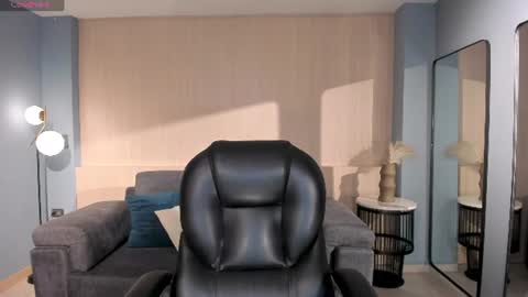 Snapshot of haileyross_ chatting on 20, 6, 2026 Hailey online show from 20, 6, 2026