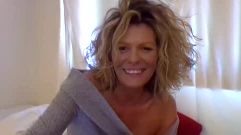 Snapshot of haileys123 chatting on 11, 1, 2025 Hailey online show from 11, 1, 2025