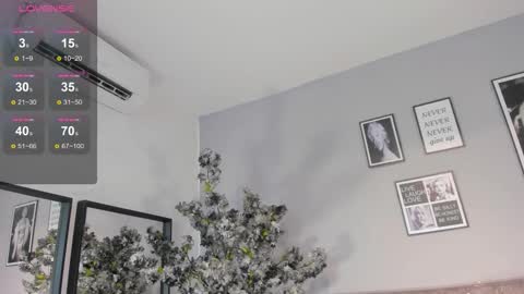 haileystonei online show from 19, 12, 2025