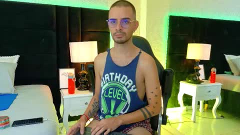 Snapshot of hairy_diamond chatting on 22, 9, 2025 H A I R Y D I A M O N D online show from 22, 9, 2025