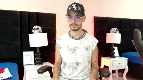 Snapshot of hairy_diamond chatting on 14, 10, 2025 H A I R Y D I A M O N D online show from 14, 10, 2025