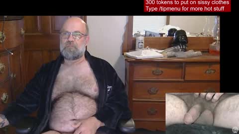 HairyDaddyBear69 online show from 17, 4, 2026
