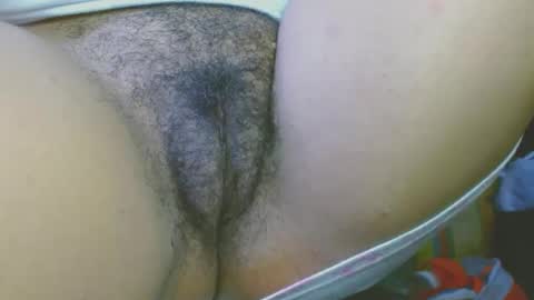 Snapshot of hairygirl83 chatting on 6, 5, 2026 hairygirl83 online show from 6, 5, 2026
