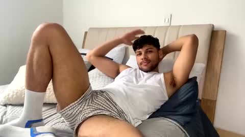 Independent       model  online show from 10, 3, 2025