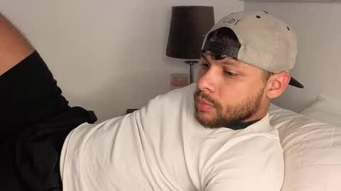 Independent       model  online show from 20, 11, 2025