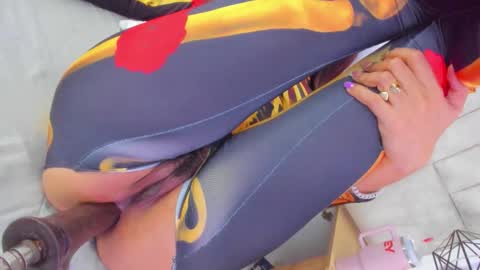 Halie  online show from 12, 11, 2025