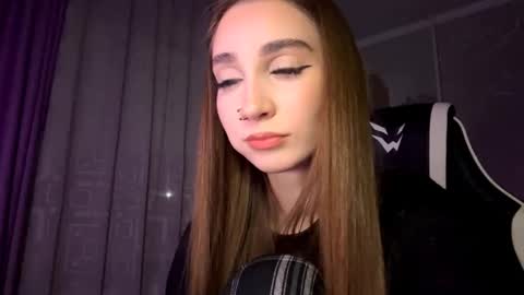 Holly online show from 6, 11, 2025