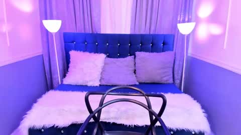 Halls Red online show from 19, 12, 2024