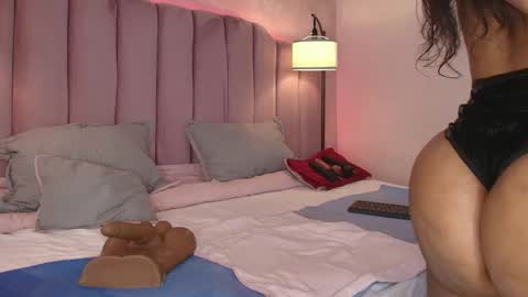 Snapshot of hallybans chatting on 2, 2, 2026 Hally Bans online show from 2, 2, 2026