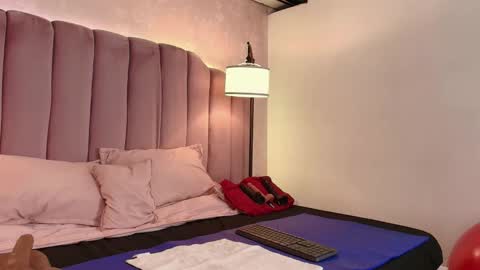 Snapshot of hallybans chatting on 27, 2, 2026 Hally Bans online show from 27, 2, 2026