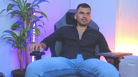 Snapshot of hamiltong12 chatting on 23, 5, 2026 hamiltong12 online show from 23, 5, 2026