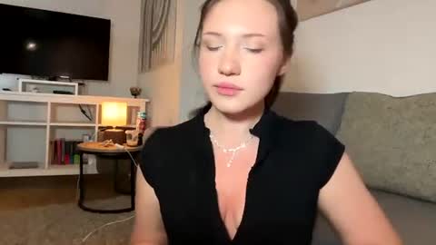 Snapshot of hanahwoods chatting on 2, 7, 2026 hanahwoods online show from 2, 7, 2026