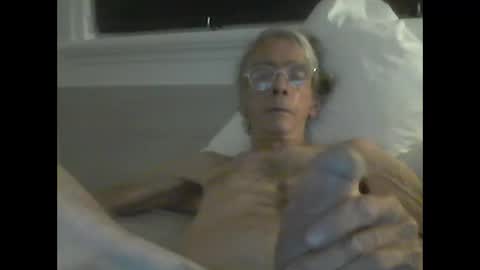 handshappyfu1 online show from 16, 12, 2024