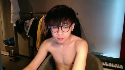 handsome_mannn online show from 26, 4, 2026
