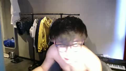 handsome_mannn online show from 29, 4, 2026