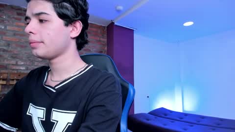 leonardfarrucknick and otis online show from 17, 4, 2026