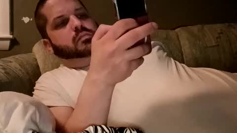 Handsomedaddy198923 online show from 16, 4, 2026