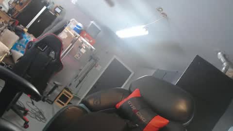 handystud33 online show from 18, 4, 2026