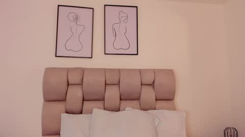 hanna__evans_ online show from 17, 9, 2025