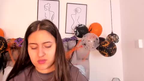 hanna__evans_ online show from 30, 10, 2025