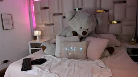 Hanna Klover online show from 11, 4, 2026