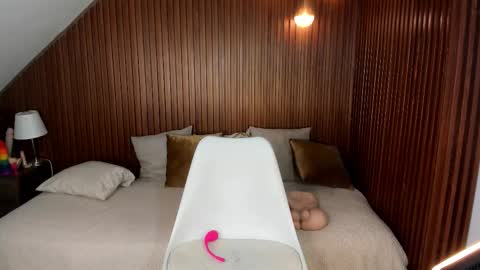 Akane Tendo online show from 26, 11, 2025