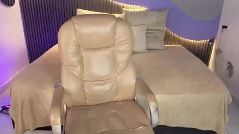 Akane Tendo online show from 12, 3, 2026