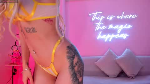  Hanna Connor  online show from 13, 2, 2025