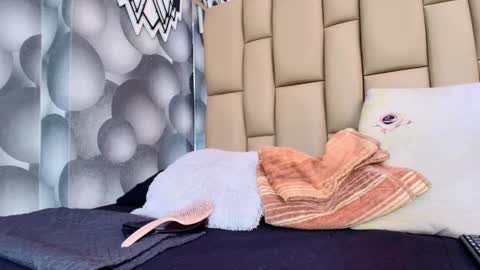 hannah_teehn online show from 5, 11, 2025