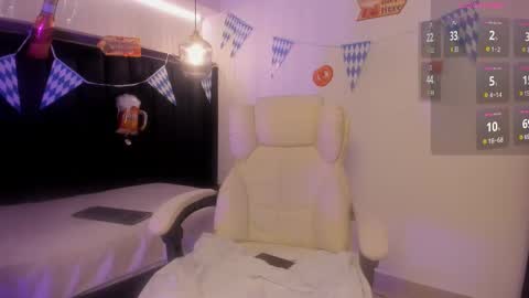 Snapshot of hannah_zurich chatting on 4, 10, 2025 hannah online show from 4, 10, 2025