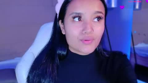 hannahmonttgomery  Help me reach 100 Hands up online show from 26, 7, 2026