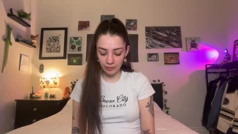 Snapshot of hannahtaylorr chatting on 2, 3, 2026 Hannah Taylor online show from 2, 3, 2026