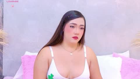 hannaprada1 online show from 4, 2, 2026