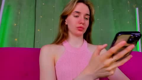 Hannavanilla online show from 7, 6, 2026