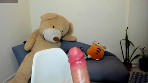 Snapshot of hanny_13 chatting on 9, 5, 2026 taylor live online show from 9, 5, 2026