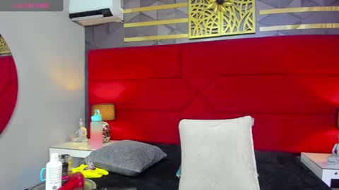 Snapshot of hanny_milf_ chatting on 4, 1, 2025 HANNY online show from 4, 1, 2025