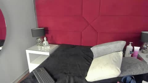 Snapshot of hanny_milf_ chatting on 11, 3, 2025 HANNY online show from 11, 3, 2025