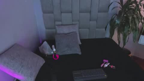 Snapshot of hanny_milf_ chatting on 12, 9, 2025 HANNY online show from 12, 9, 2025