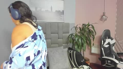 Snapshot of hanny_milf_ chatting on 16, 9, 2025 HANNY online show from 16, 9, 2025
