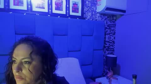 Snapshot of hanny_milf_ chatting on 24, 10, 2025 HANNY online show from 24, 10, 2025