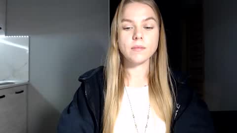 happy_fox_ online show from 4, 12, 2025