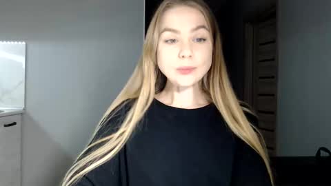 happy_fox_ online show from 14, 12, 2025