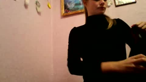 happyemily  online show from 9, 11, 2025